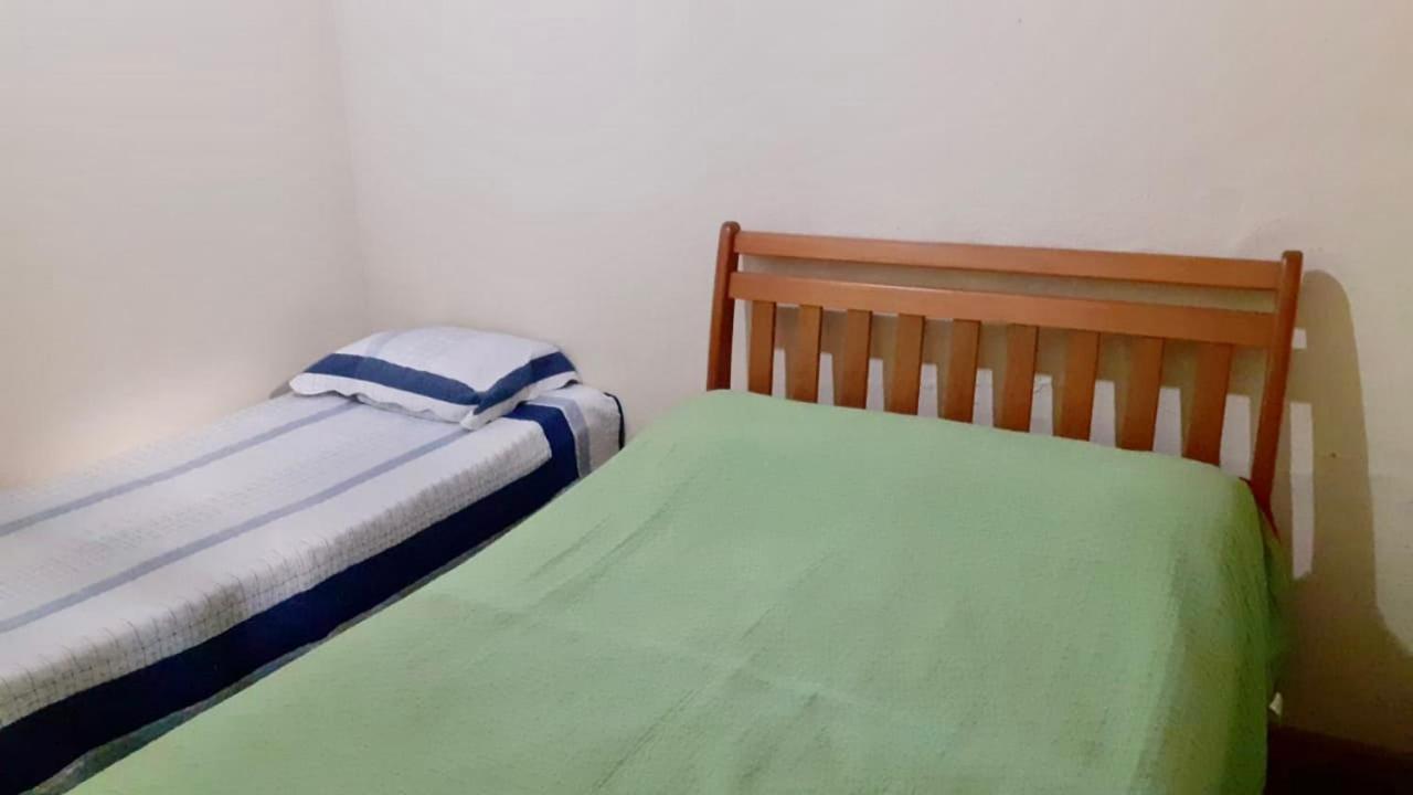 Casa Da Mata Com Piscina Natural Em *